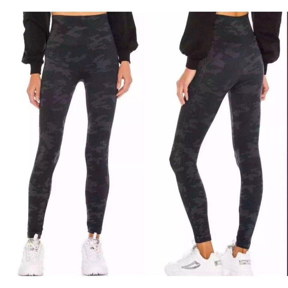 Spanx Seamless Leggings Black Camo Size Medium 20185R‎ Slimming Shaping